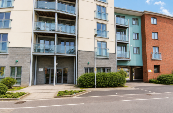 1 bed property, in Worsdell Drive, £80,000
