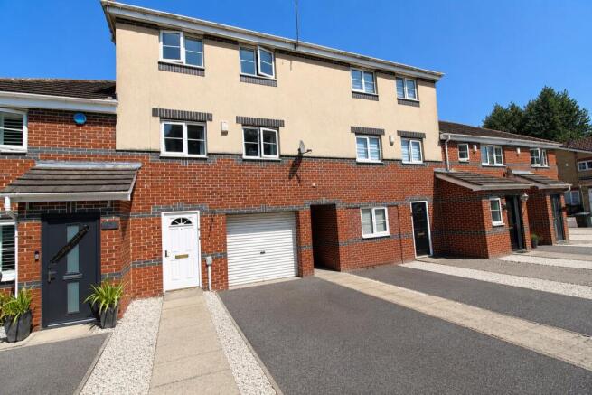 3 bed property, in St Bartholomews Way, £180,000