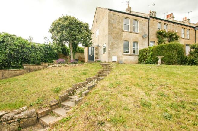2 bed property, in Lansdown Lane, £475,000