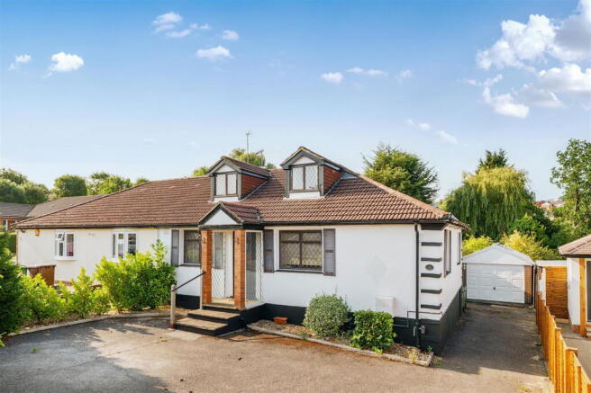 3 bed property, in Chiltern Avenue, £649,950