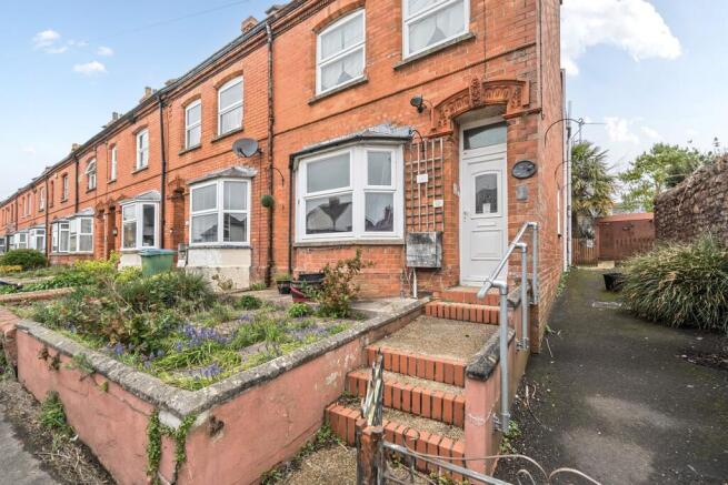 4 bed property, in Burcott Road, £300,000