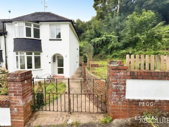 3 bed property, in Grange Road, £210,000