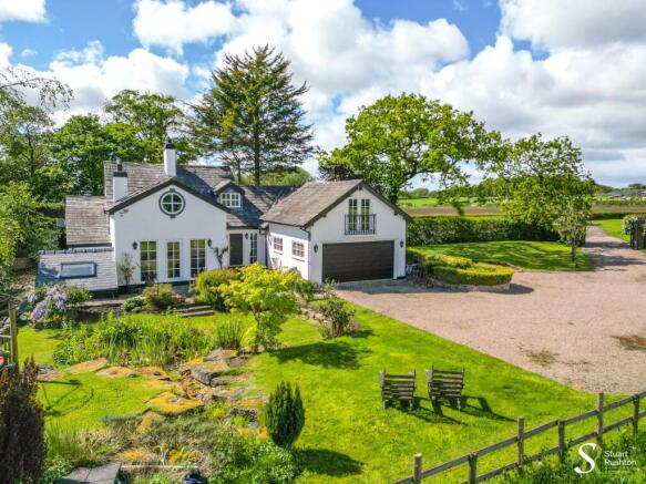 4 bed property, in Chester Road, £1,095,000