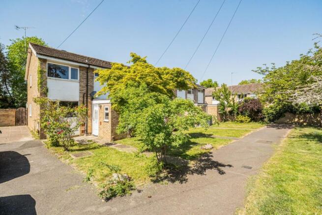 3 bed property, in Ellison Close, £500,000