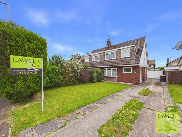 3 bed property, in Newlyn Close, £335,000