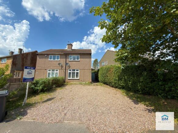 2 bed property, in Julian Road, £165,000