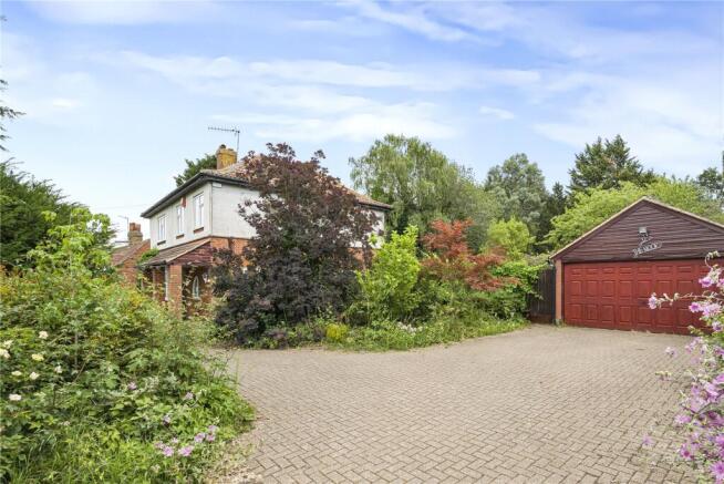 4 bed property, in Daltons Road, £850,000