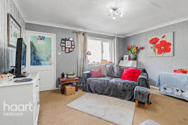 2 bed property, in Wordsworth Drive, £220,000