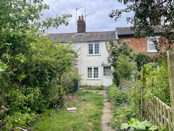 1 bed property, in Knodishall, £120,000
