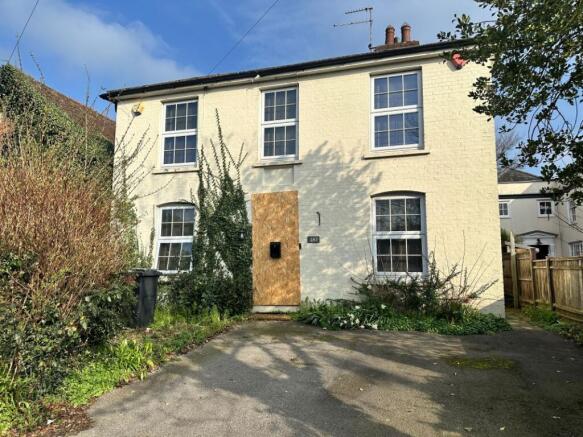 4 bed property, in 481 Loose Road, £400,000