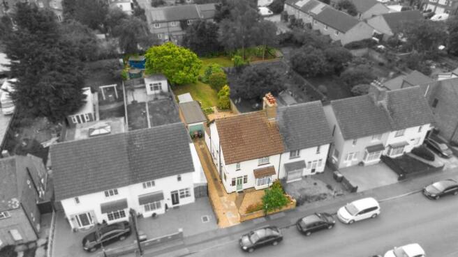 3 bed property, in Waterloo Road, £325,000