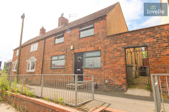 3 bed property, in Newmarket, £190,000
