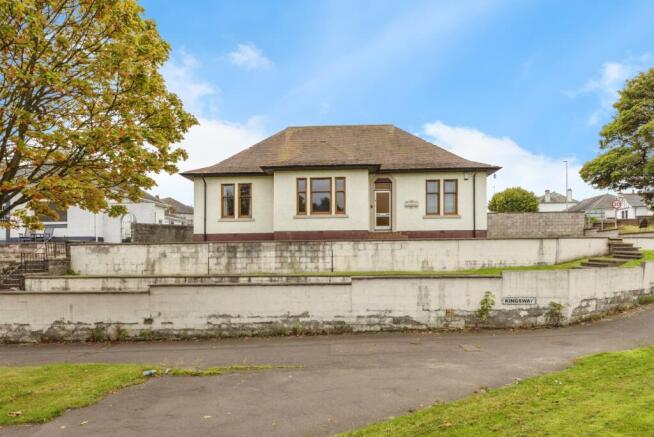 3 bed property, in Old Glamis Road, £280,000