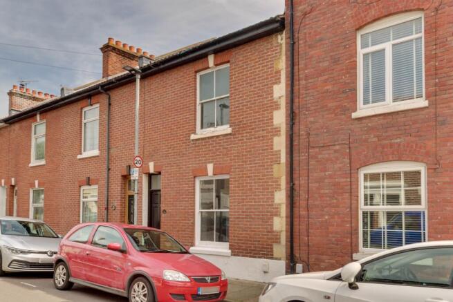 3 bed property, in Tokar Street, £270,000