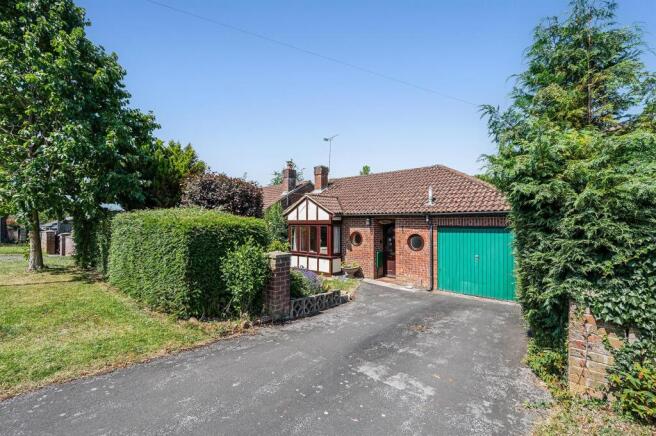 3 bed property, in Chestnut Avenue, £525,000
