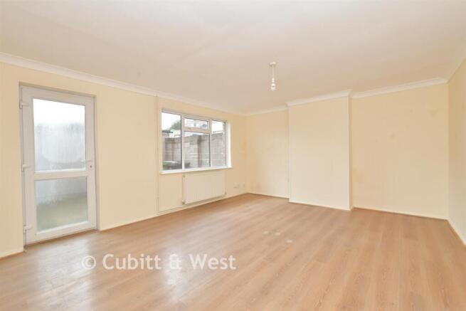 3 bed property, in Blackfriars Road, £250,000