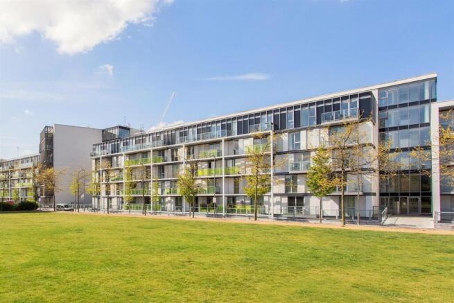 1 bed property, in Hudson Apartments, £290,000