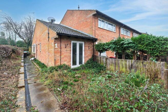 1 bed property, in Church Lees, £85,000