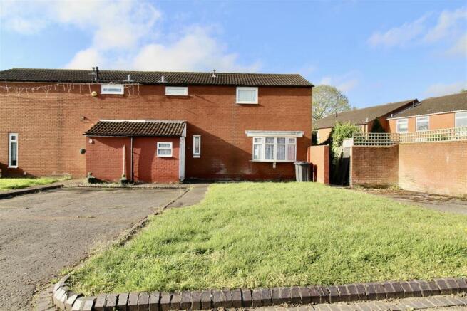 3 bed property, in Appledorne Gardens, £180,000