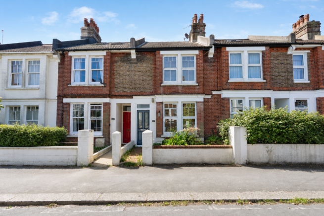 2 bed property, in Sandgate Road, £500,000