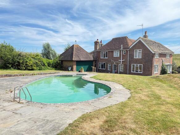 4 bed property, in Wyckham Lane, £650,000
