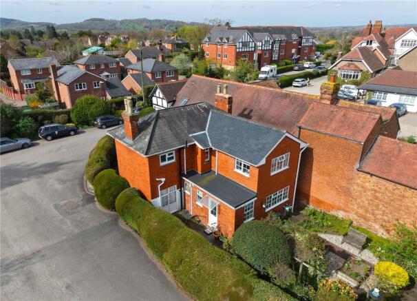 3 bed property, in Station Drive, £479,000