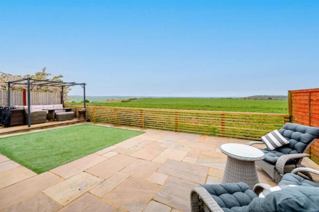 5 bed property, in Coney Furlong, £525,000