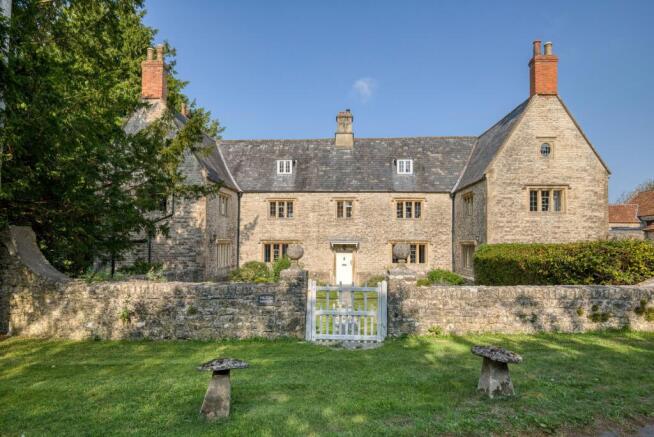 7 bed property, in Manor house (with land) near Wells, £2,000,000