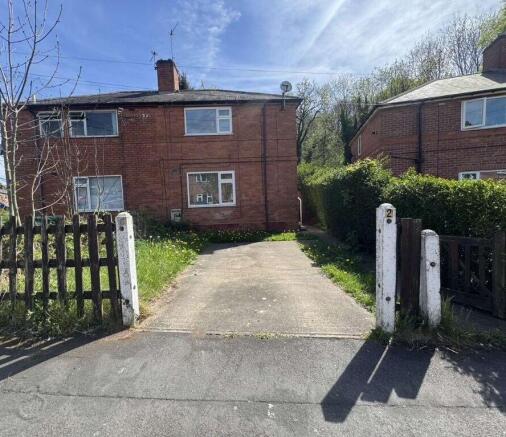 2 bed property, in 2 Eltham Close, £120,000