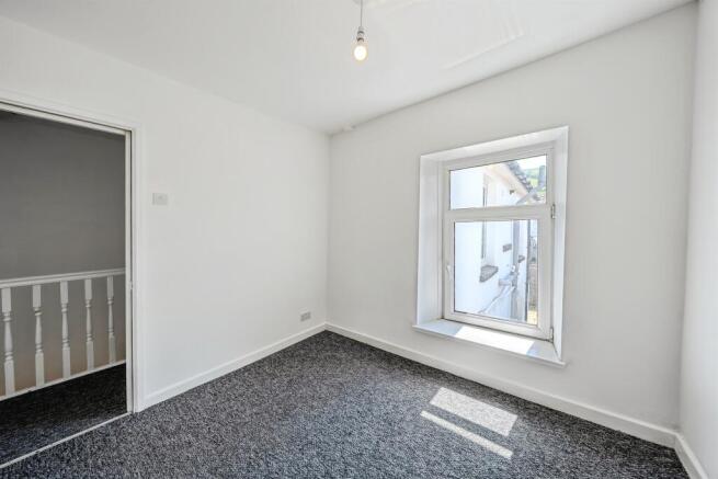 4 bed property, in Gelli Road, £75,000