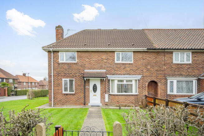 3 bed property, in Beckfield Lane, £325,000