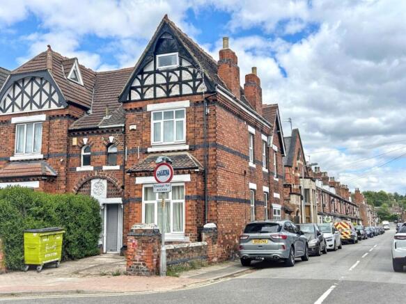 6 bed property, in 19 Lea Road, £150,000