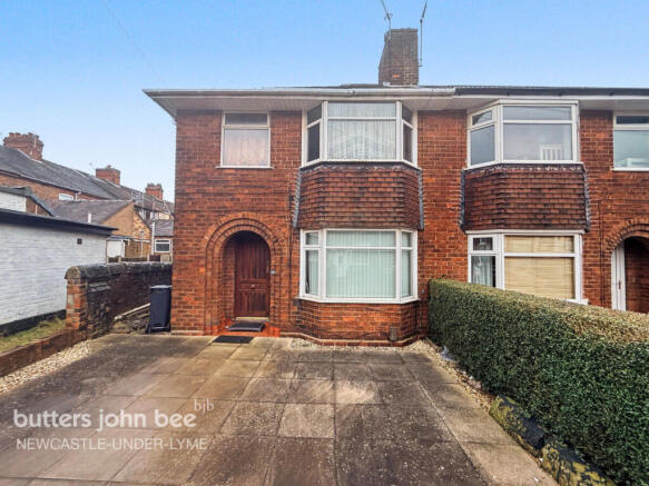 3 bed property, in Templar Terrace, £120,000