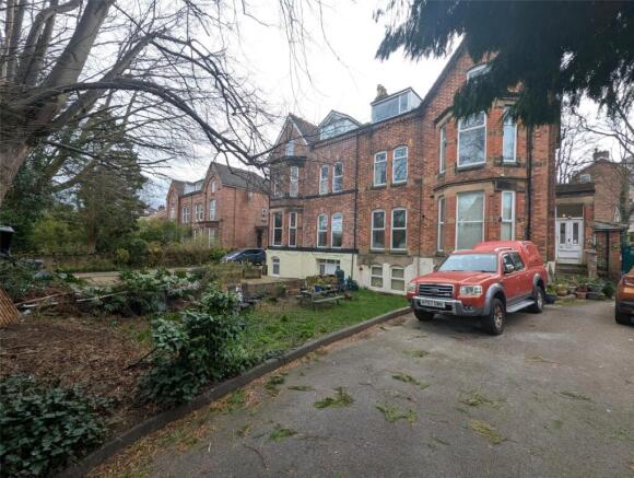 8 bed property, in Cearns Road, £475,000