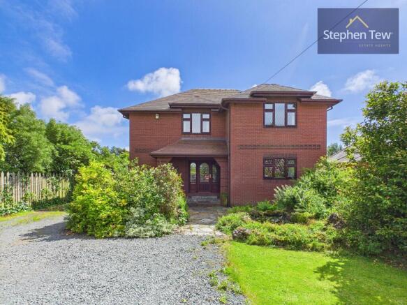4 bed property, in Division Lane, £600,000