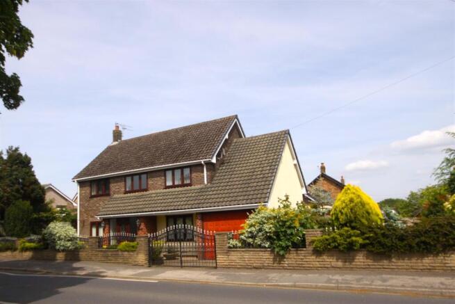 4 bed property, in Asmall Lane, £425,000