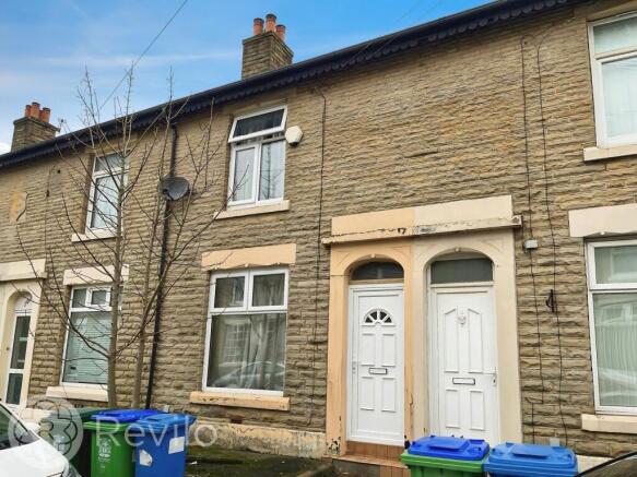 2 bed property, in Prince Street, £115,000