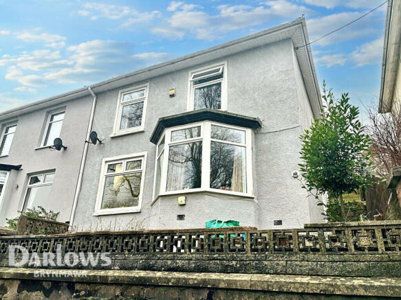 3 bed property, in Holland Street, £165,000