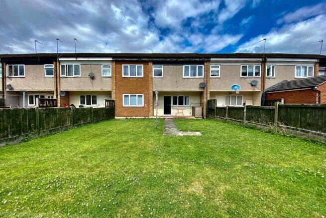 4 bed property, in Orsett Close, £330,000