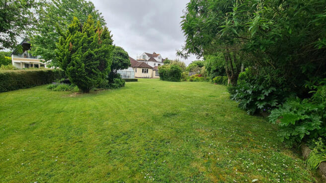 3 bed property, in Haytor Park, £750,000