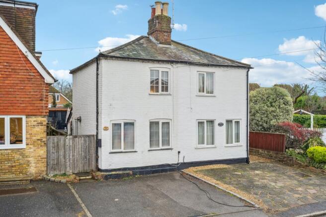 2 bed property, in Three Households, £400,000
