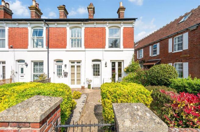 3 bed property, in The Green, £375,000