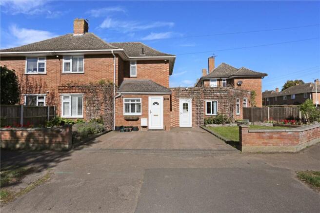 4 bed property, in Robin Hood Road, £270,000
