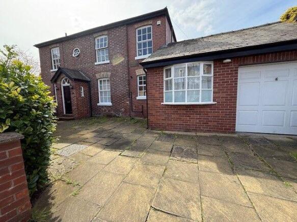 3 bed property, in Hale View Ashley Road, £575,000
