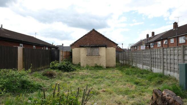 Land, in 46 Clifton Drive, £40,000