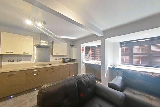 7 bed property, in Packe Street, £600,000