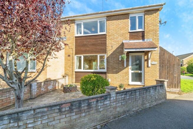 3 bed property, in Middle Green, £330,000
