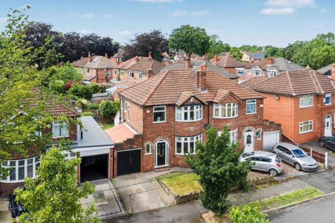 3 bed property, in Urmston, £380,000