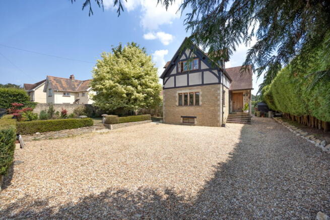 4 bed property, in Melksham Road, £900,000