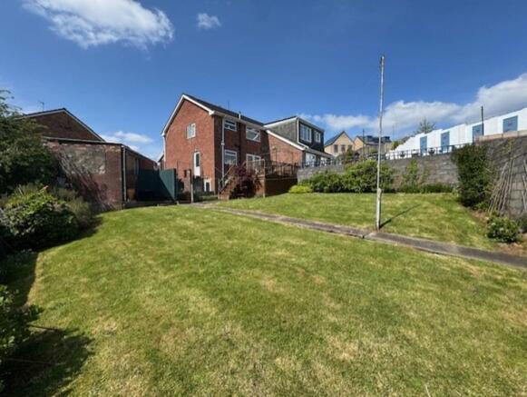 3 bed property, in South View Drive, £310,000